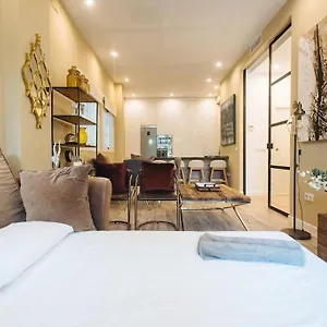 Selecta Patricio Saenz Apartamento Sevilla